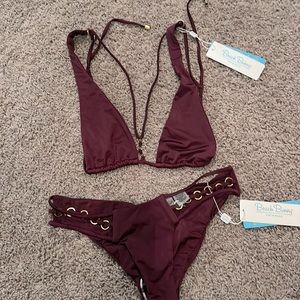 Beach bunny Ireland set in plum